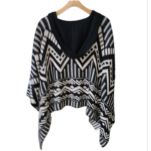 Express Hooded Poncho One Size Black White Aztec Boho Hippie Tribal Southwestern - Picture 2 of 8